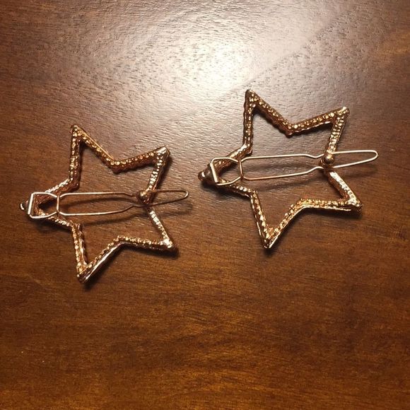 - Rhinestone Star Shape Hair pins on Rose Gold-colored Metal - Picture 2 of 6